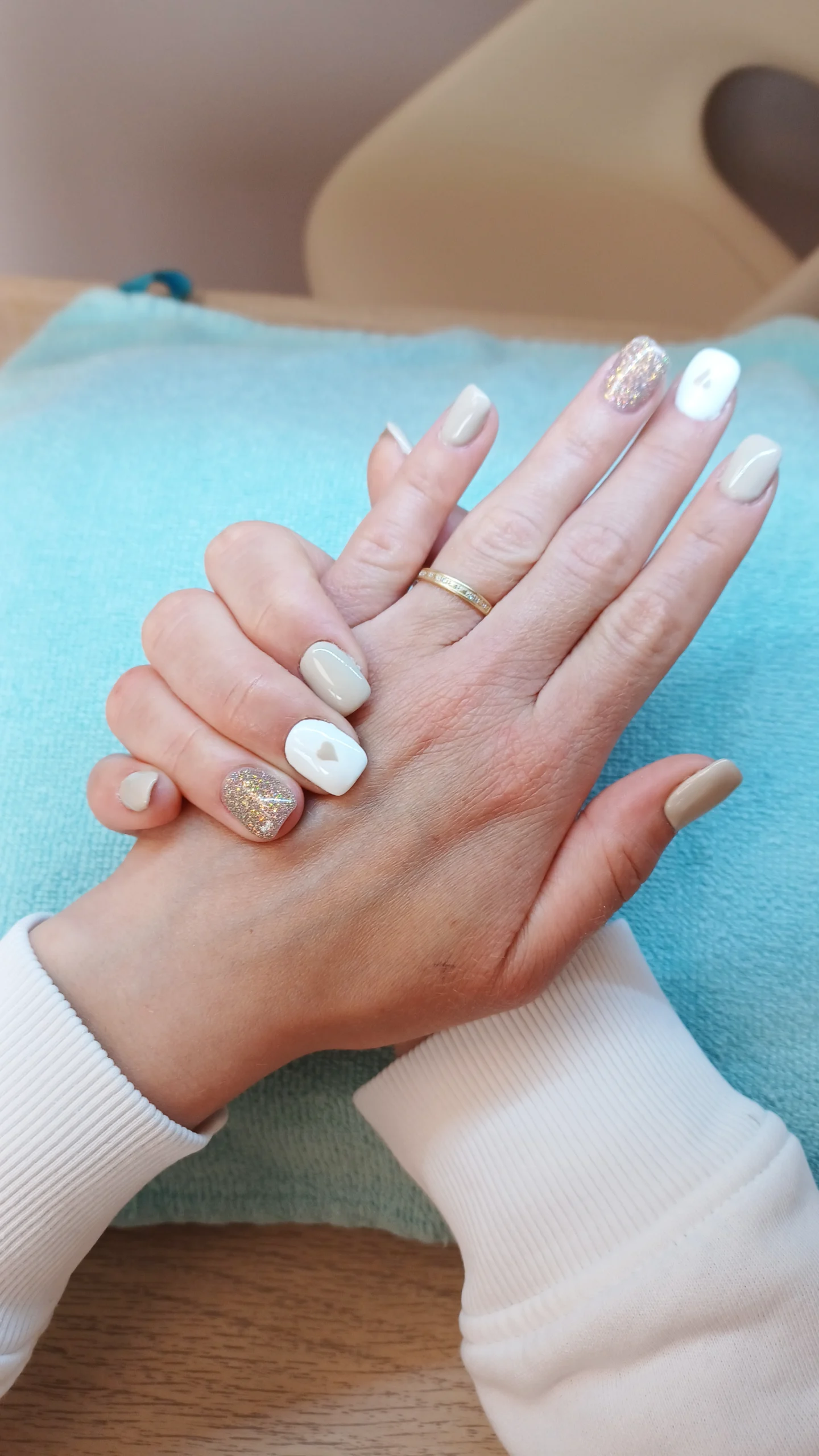 Mains avec vernis 2